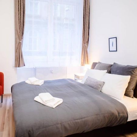 Very Central Spacious Ac Apartment Βουδαπέστη Εξωτερικό φωτογραφία